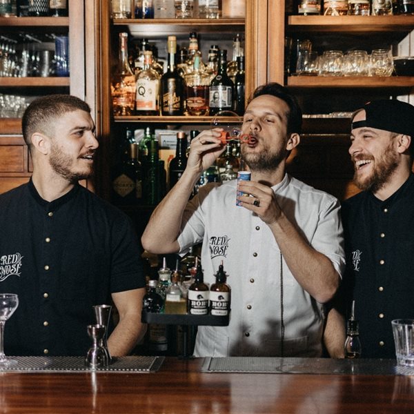 Στα Michelin των μπαρ, θα βρεις και ένα μαγαζί από τον Βόλο