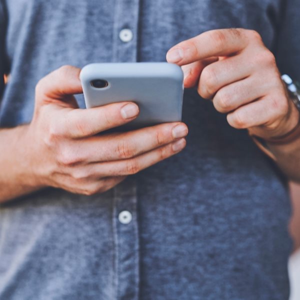 Το τρικ για να εντοπίσεις τις διπλές φωτογραφίες στο κινητό σου