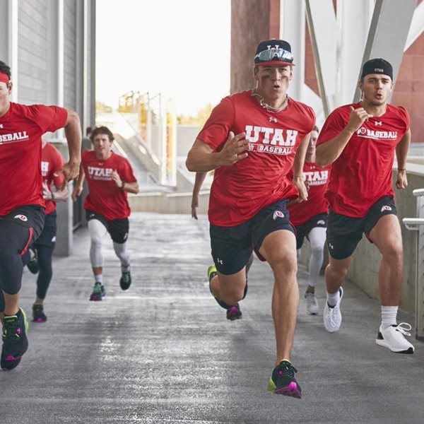 Under Armour Hovr Machina 3, το νέο αθλητικό παπούτσι που χρειαζόμαστε