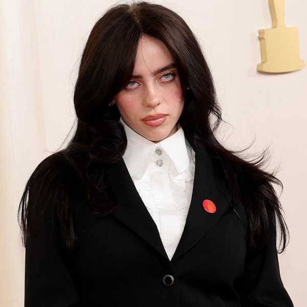 Η Billie Eilish συνεχίζει να καταρρίπτει το ένα ρεκόρ μετά το άλλο