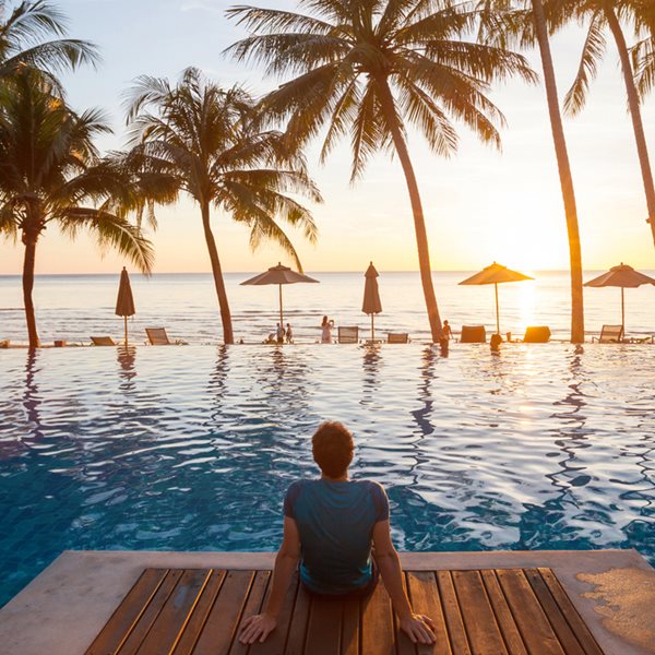 To Airbnb ψάχνει κόσμο να ταξιδεύει και να πληρώνεται