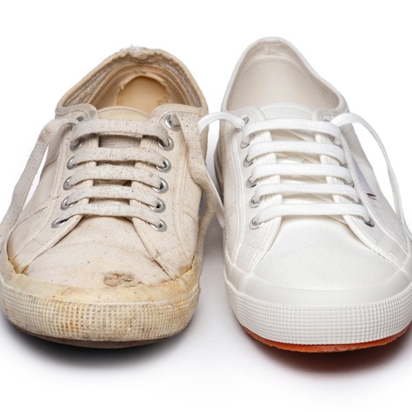 Λευκά sneakers σαν πρώτα