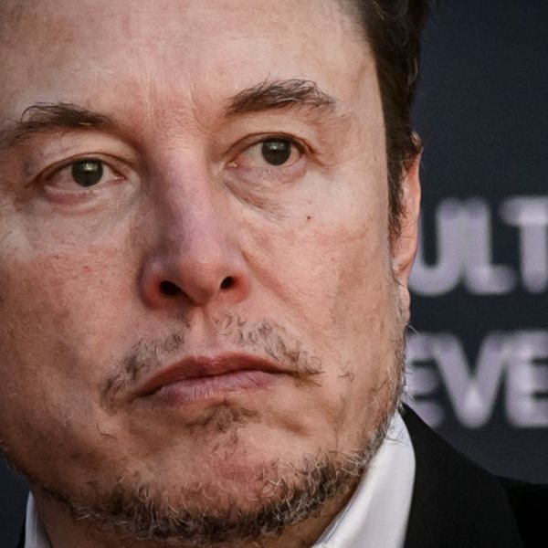 Το αυτοκίνητο της Apple 'πέθανε' και ο Elon Musk 'πενθεί'