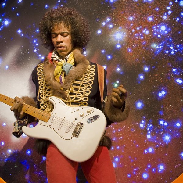 Στο σφυρί κιθάρες των Jimi Hendrix και Bob Marley
