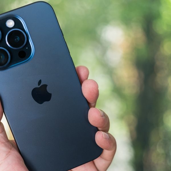 Χρήστες iPhone παραπονιούνται ότι εμφανίστηκαν ξαφνικά διαγραμμένες γυμνές φωτογραφίες τους