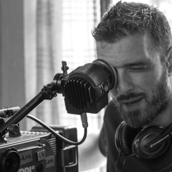 O Σωτήρης Τσαφούλιας είναι ο άντρας σωστής κοπής που έχουμε ανάγκη