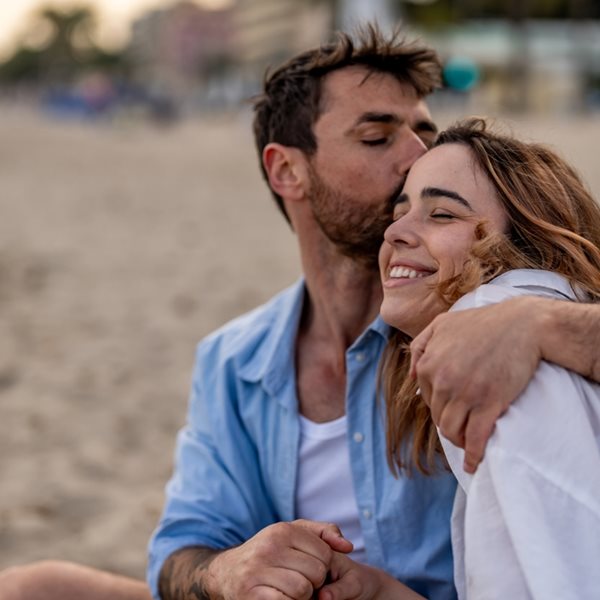 5 καθημερινές συνήθειες που κρατούν τη σχέση ζωντανή