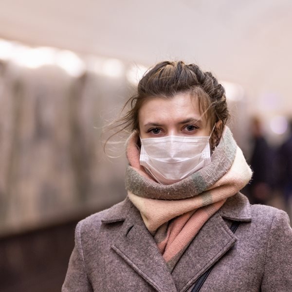 Η Daily Telegraph πλέκει το εγκώμιο των Ελλήνων για τη στάση τους στην καραντίνα