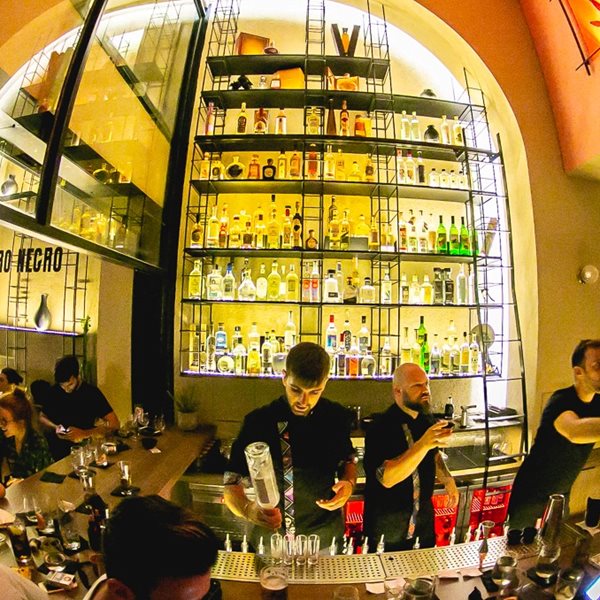 Το Barro Negro στα 100 κορυφαία μπαρ του πλανήτη