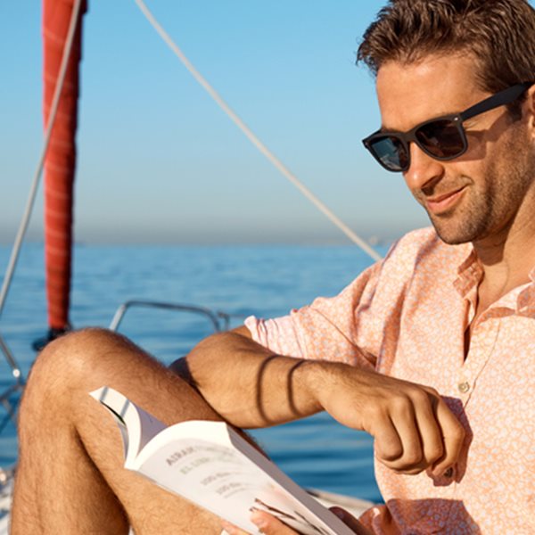 5 βιβλία που θα κάνουν το καλοκαίρι σου πιο ευχάριστο