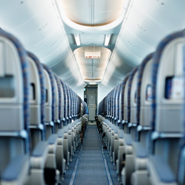 Αν θέλεις να κάθεσαι δίπλα σε άδειο κάθισμα στο αεροπλάνο, πλέον γίνεται