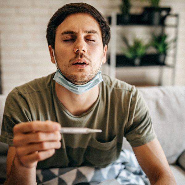 Τι συμβαίνει με τις επιπτώσεις του κορονοϊού σε καρδιά και εγκέφαλο