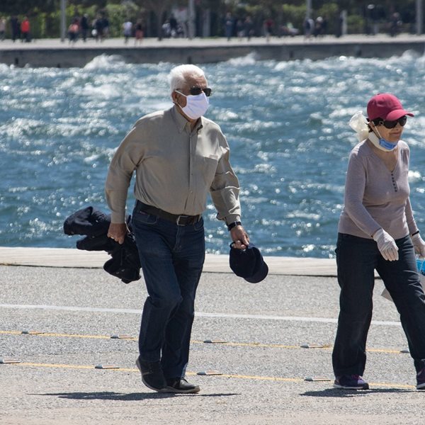 Κορονοϊός: Πόσο κοντά βρισκόμαστε σε τοπικά lockdowns