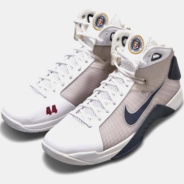 Τα συλλεκτικά Nike Hyperdunks του Barack Obama βγαίνουν στο σφυρί για $25.000