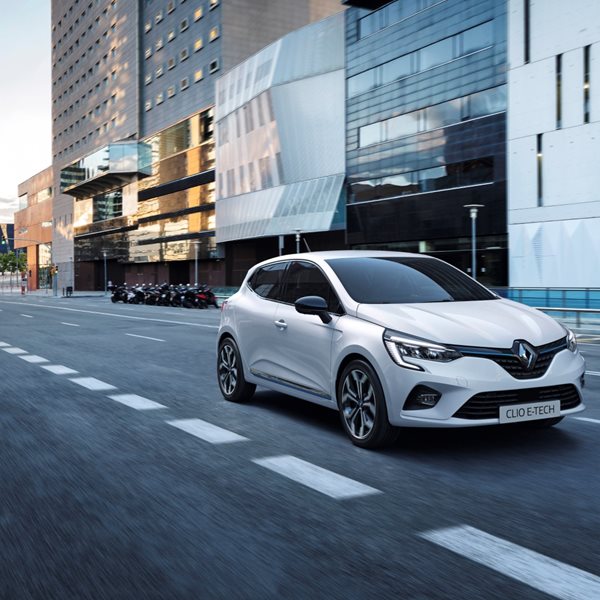 Το νέο Renault Clio Hybrid προσφέρει μέγιστη οικονομία και ασύγκριτη οδηγική απόλαυση