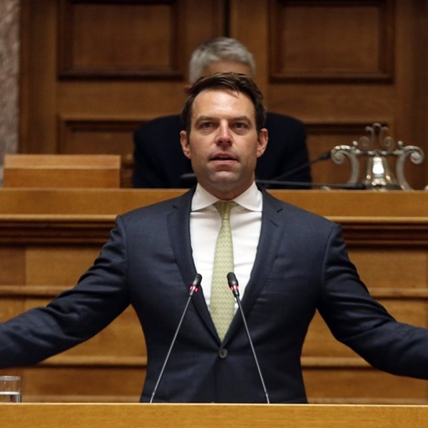 Τα 'σημάδια' στη βάφτιση του Στέφανου Κασσελάκη 'μίλησαν' για το μέλλον του