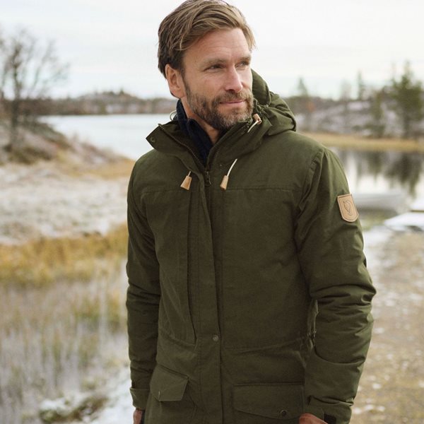 Τα ανθεκτικά, αδιάβροχα τζάκετ και παρκά της Fjällräven