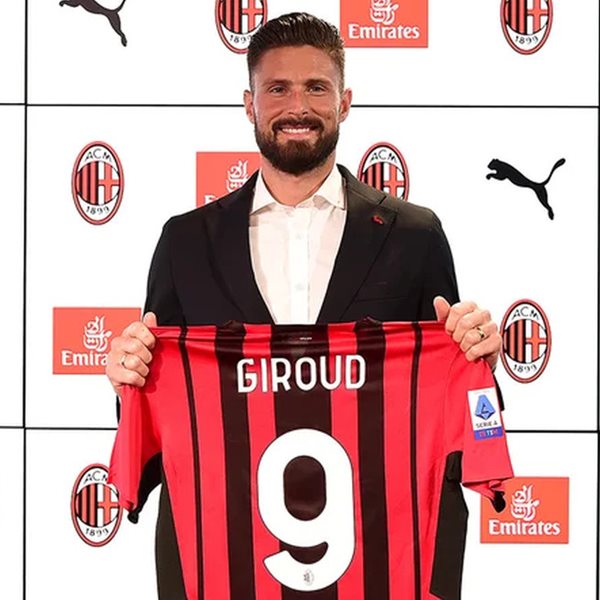 Ο Olivier Giroud και το καταραμένο νο.9 της Μίλαν