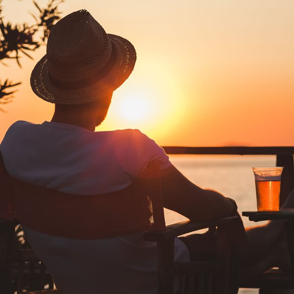 Οι μπύρες στο ηλιοβασίλεμα κάνουν καλό