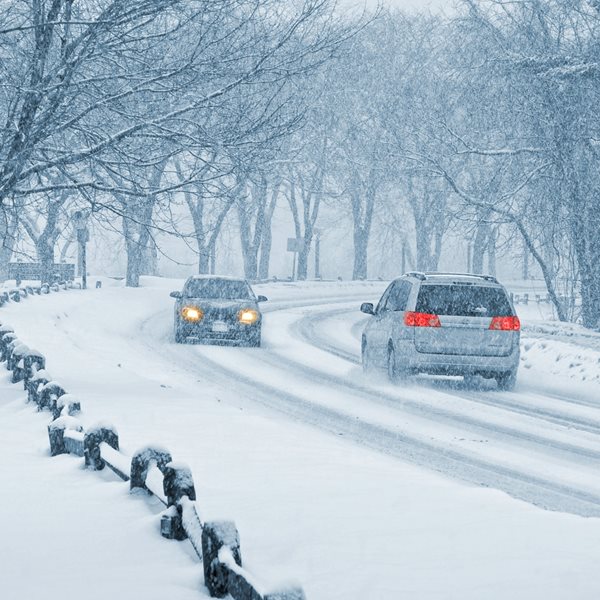 Όλα τα λάθη που δεν πρέπει να κάνεις όταν οδηγείς στον παγετό