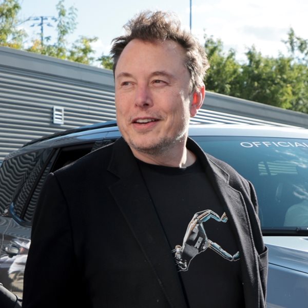 O Elon Musk δίνει 47 δολάρια σε όσους μαζεύουν υπογραφές υπέρ της οπλοκατοχής