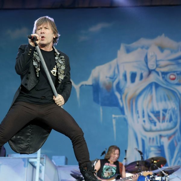 Bruce Dickinson εναντίον κορονοϊού