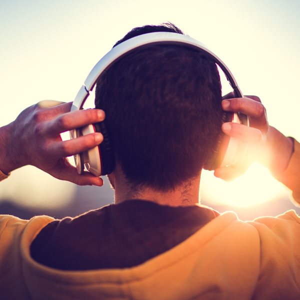 Υπάρχει ένα τραγούδι που καταπολεμά την αϋπνία