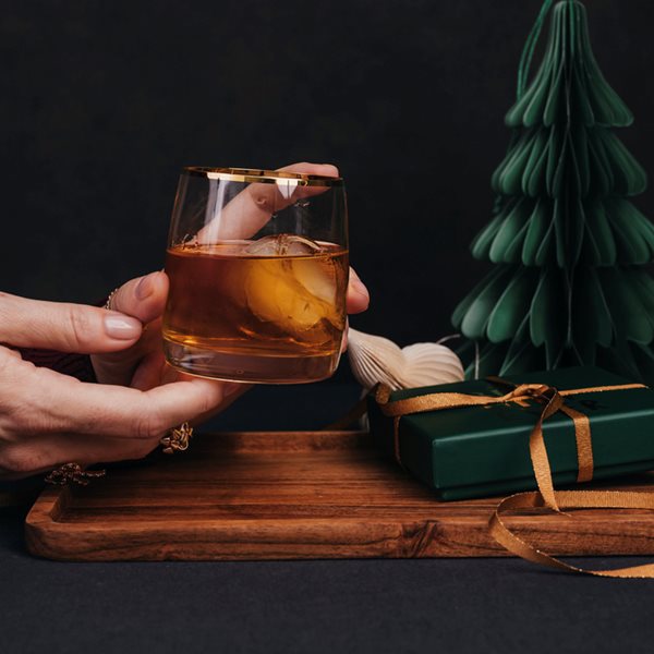 Το σκωτσέζικο ουίσκι παραμένει πάντοτε ένα τέλειο χριστουγεννιάτικο δώρο