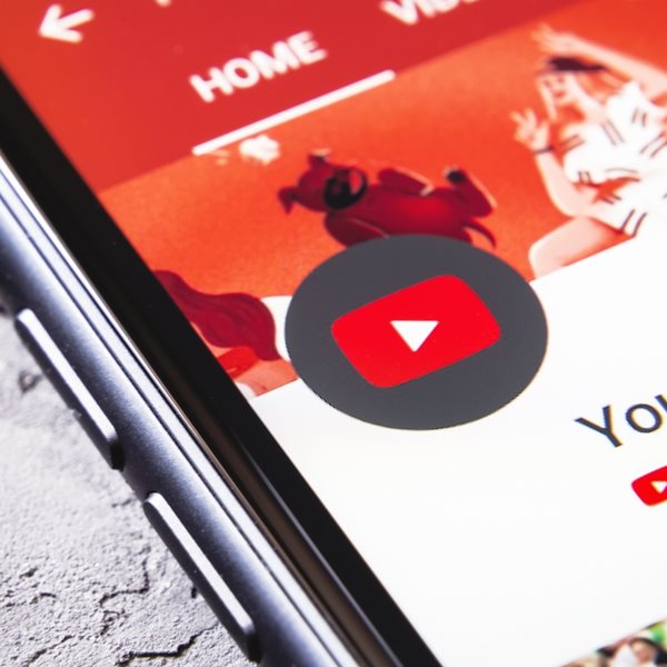 Το ήξερες ότι μπορείς να ακούς YouTube με κλειδωμένο iPhone;