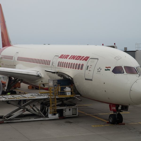 Αεροπορική τραγωδία στην Ινδία με 242 επιβαίνοντες-Πρώτη φορά που συντρίβεται Boeing 787