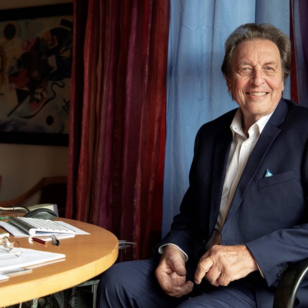 Πριν από τον Elon Musk, υπήρξε ο Errol