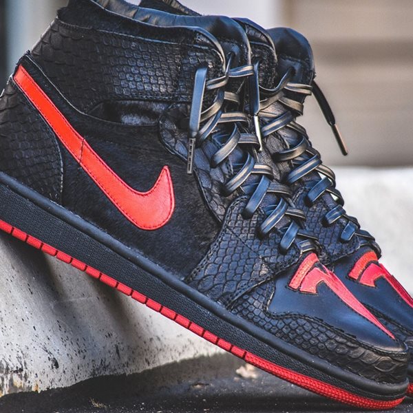 Τα customized Air Jordan 1 sneakers του Elon Musk