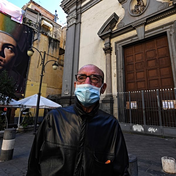 Οι θεωρίες συνωμοσίας καλπάζουν εν μέσω κορονοϊού