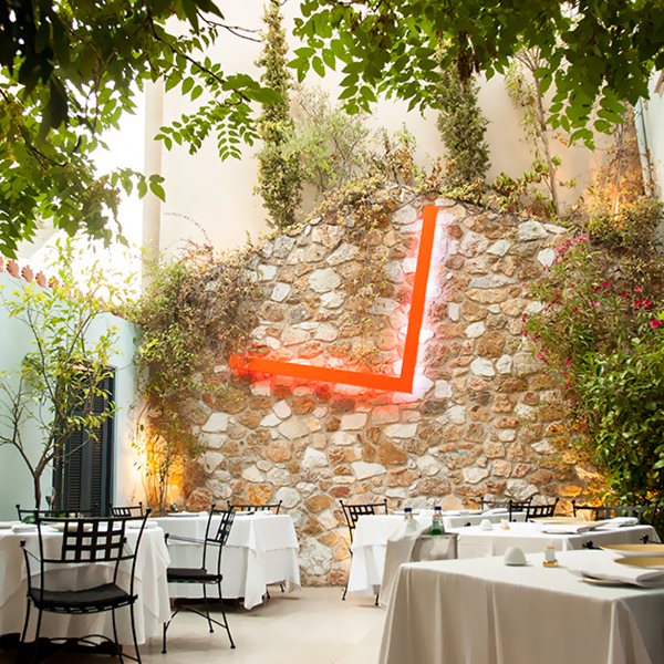 Η Σπονδή υποδέχεται την άνοιξη με ένα νέο Spondi Hommage