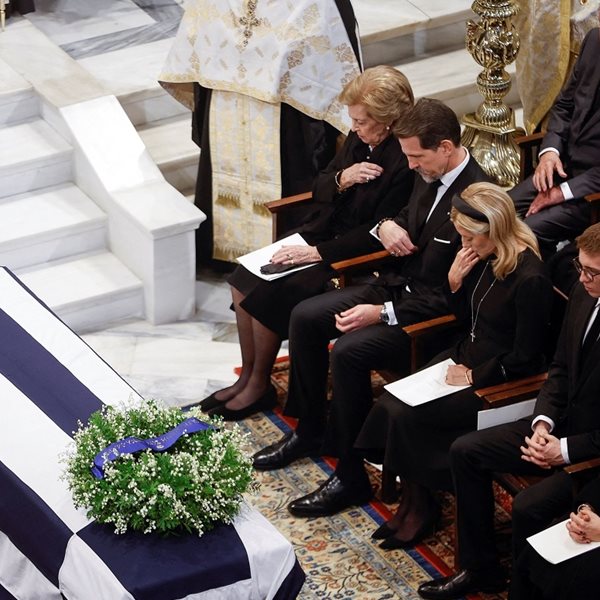 Πώς σχολίασαν τα διεθνή ΜΜΕ την κηδεία του τέως Βασιλιά Κωνσταντίνου