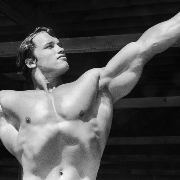 Πώς ο Arnold Schwarzenegger απέκτησε το πιο εντυπωσιακό θώρακα του Χόλιγουντ