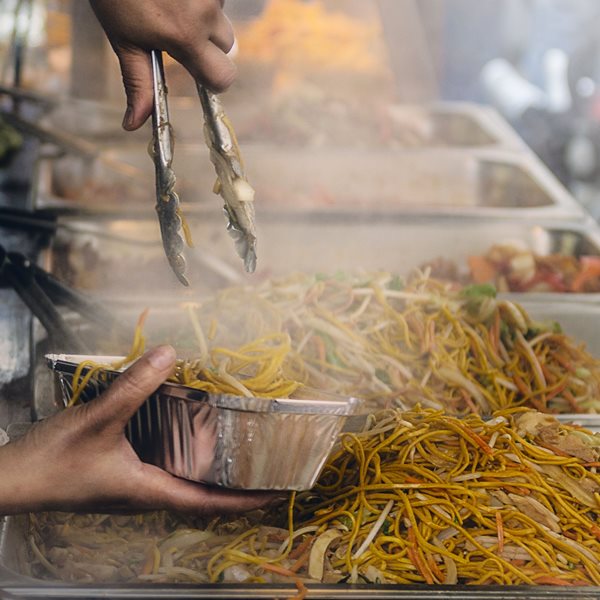 Η μυστική σάλτσα που κάνει το κινέζικο street food τόσο νόστιμο