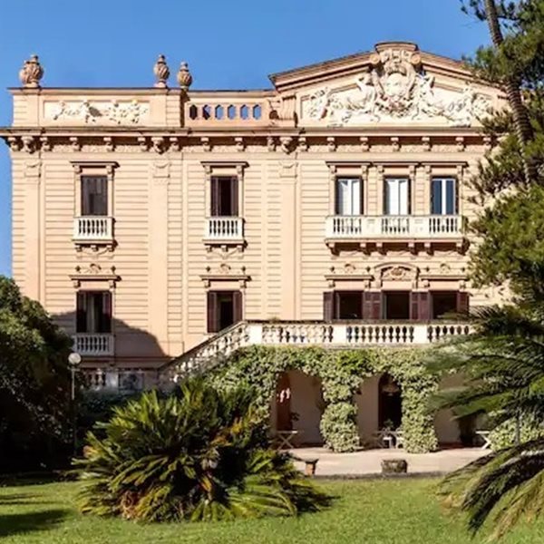 Η χλιδάτη βίλα του White Lotus είναι διαθέσιμη για ενοικίαση στo Airbnb