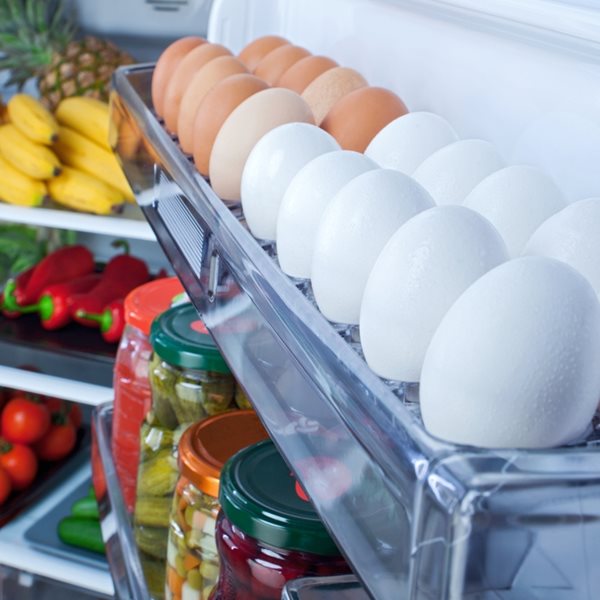 Ποια τρόφιμα δεν πρέπει να βάζουμε ποτέ στην πόρτα του ψυγείου και γιατί