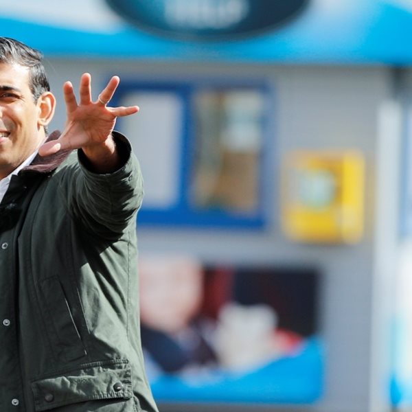 Ο Rishi Sunak είναι ο πλουσιότερος Βρετανός πρωθυπουργός. Ε και;