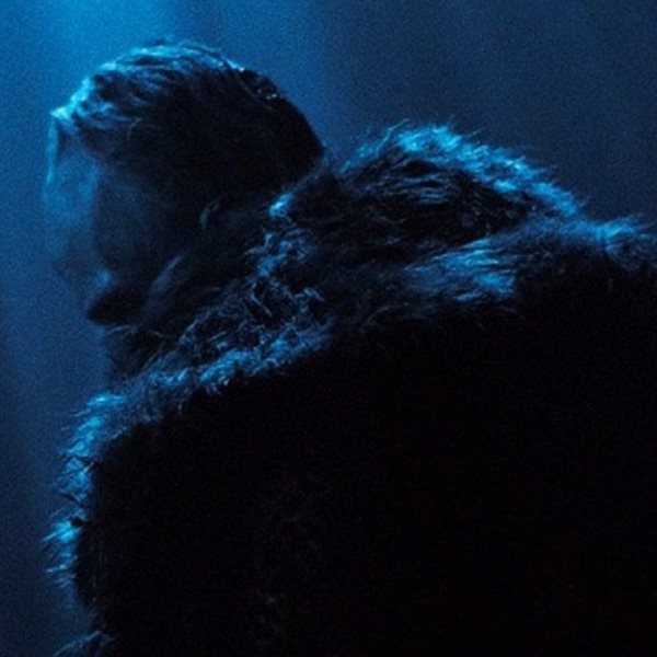 Ο Bill Skarsgård μιλά για τη μεταμόρφωσή του στο Nosferatu