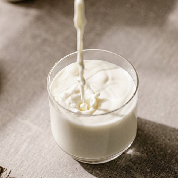 Κάποια ροφήματα μας ενυδατώνουν περισσότερο από το νερό, σύμφωνα με την επιστήμη