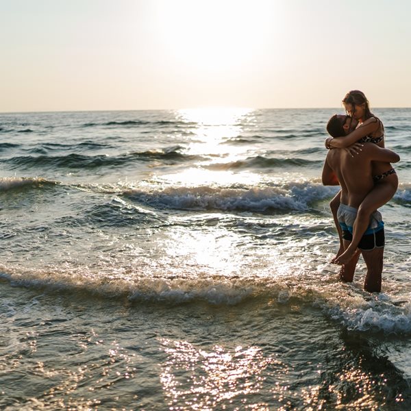 Όλη η αλήθεια για το σεξ στο νερό