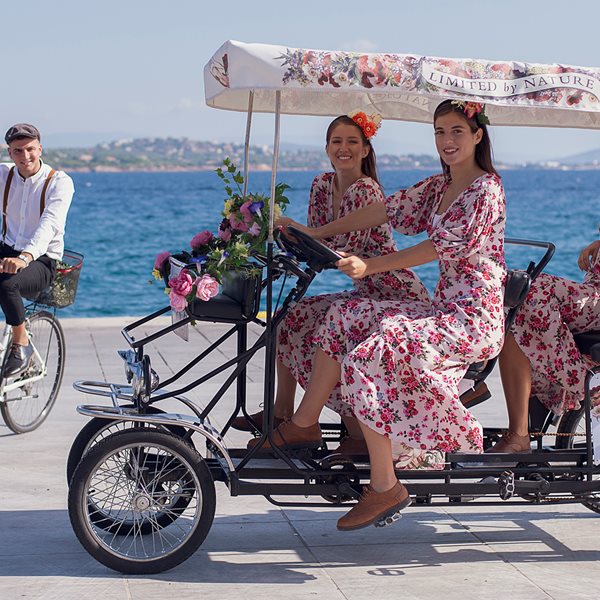 Οι Σπέτσες για 6η χρονιά στους vintage ρυθμούς του Tweed Run