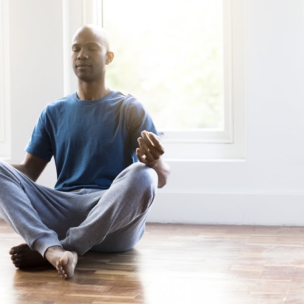 Γιατί πρέπει να καθόμαστε στο έδαφος για 30 λεπτά την ημέρα