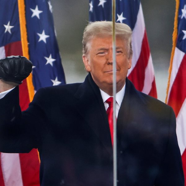 Ο Donald Trump δεν πρέπει να παραμείνει Πρόεδρος ούτε λεπτό παραπάνω