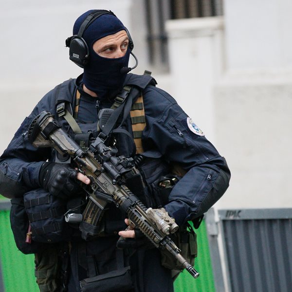 Νύχτα τρόμου στην Βιέννη από την αιματηρή επίθεση Ισλαμιστών