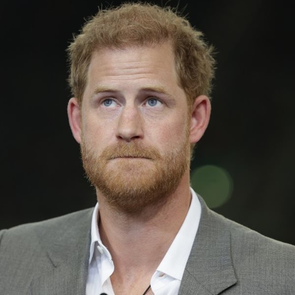 H ασέβεια του πρίγκιπα Harry προς τον βασιλιά Κάρολο