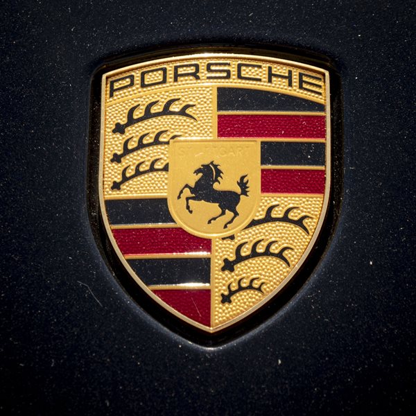 9 πράγματα που πρέπει να γνωρίζεις για το σήμα της Porsche