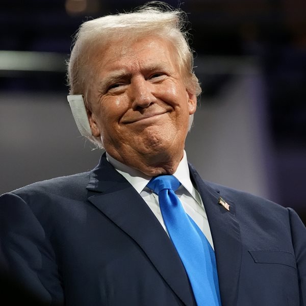 O Trump υποσχέθηκε στον Zelenskyy ότι θα τερματίσει τον πόλεμο στην Ουκρανία αν εκλεγεί